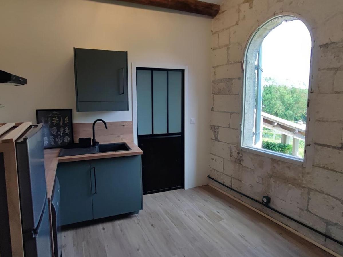 Appartement Au Calme Proche Centre Villeneuve-les-Avignon Exterior photo